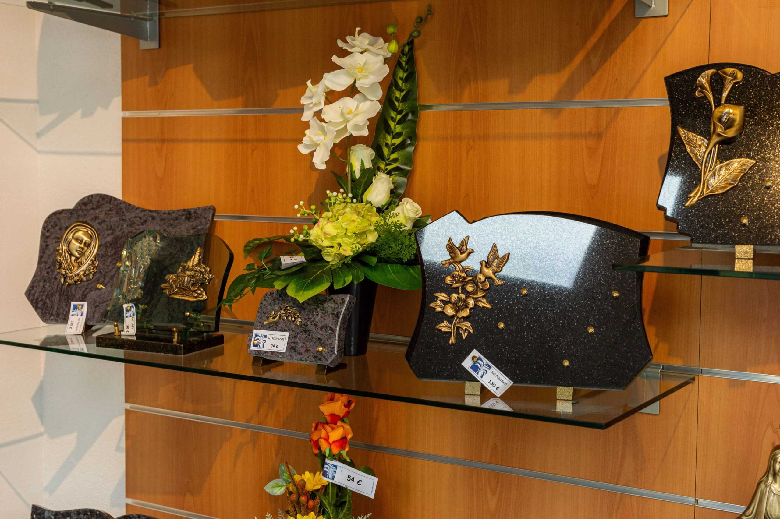 quatre plaques avec motifs cuivre